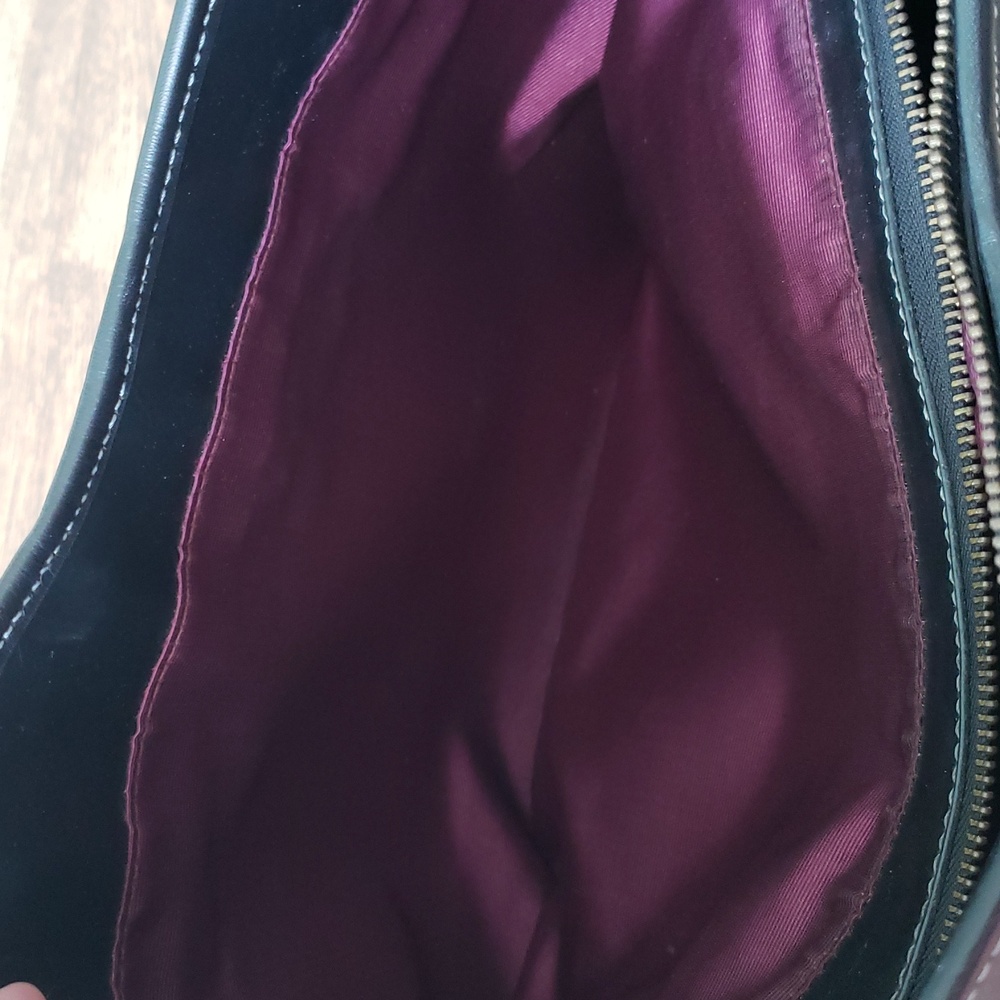 Etienne Aigner Large Leather - Picture 8 of 12